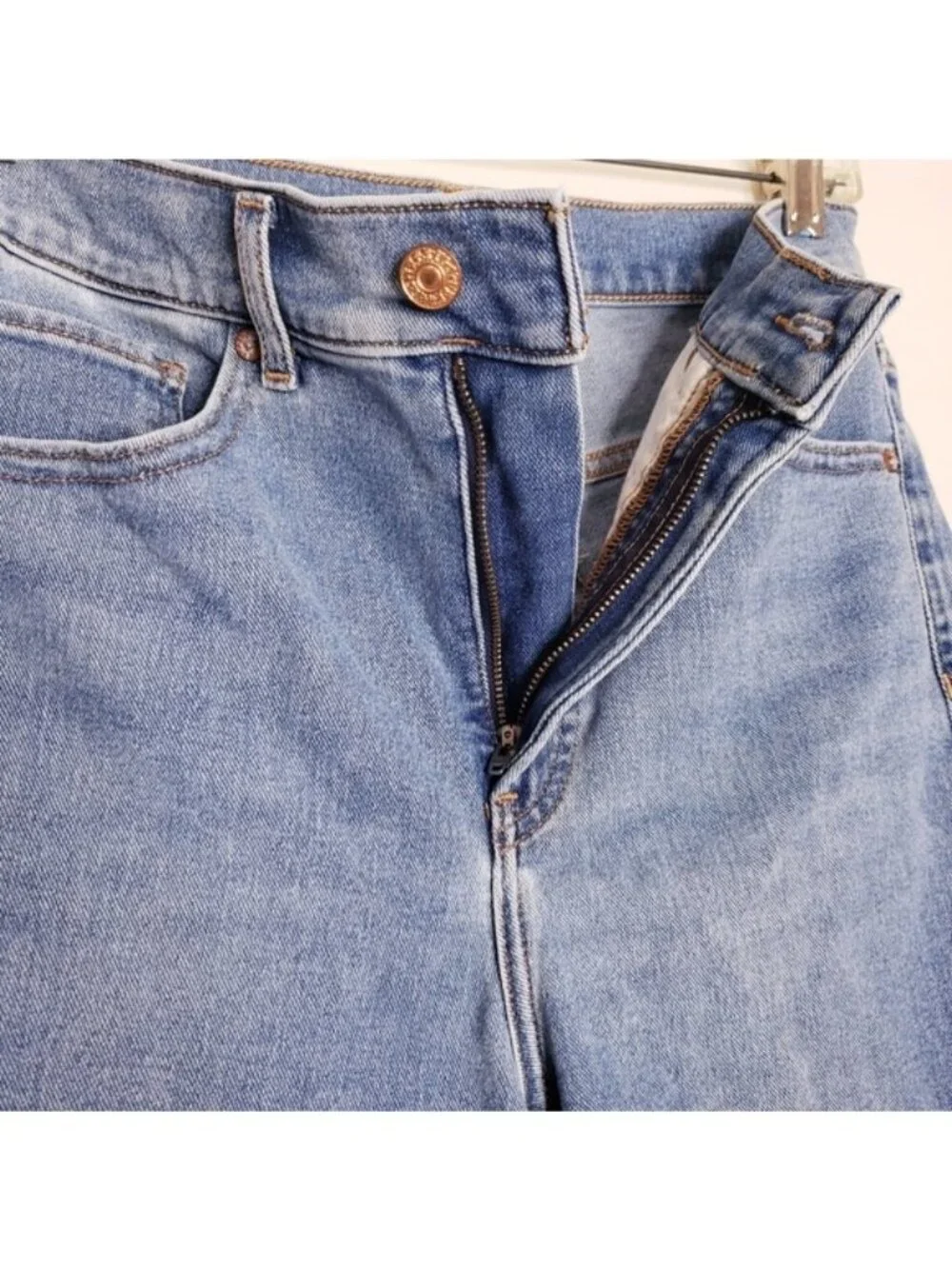 Express Slim Leg Super High Rise Waist Raw Hem Jeans Women's Size 4